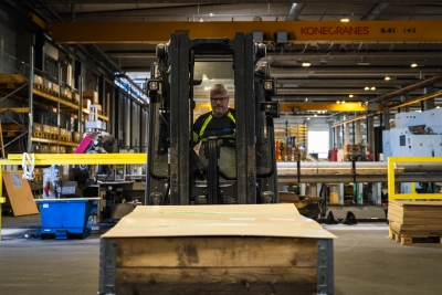 Päivi Saari ja Annika Laurila varmistavat, että Stén-konsernin asiakkaat saavat luotettavat todistukset tuotteiden laadusta, alkuperästä ja vastuullisuudesta.