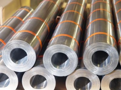 Pehmolyijylevyrullat – Sten Teräksen valikoimaan kuuluvat lyijytuotteet Kimetin kautta, sertifioitua eurooppalaista laatua säteilysuojaukseen, äänieristykseen ja painoratkaisuihin.